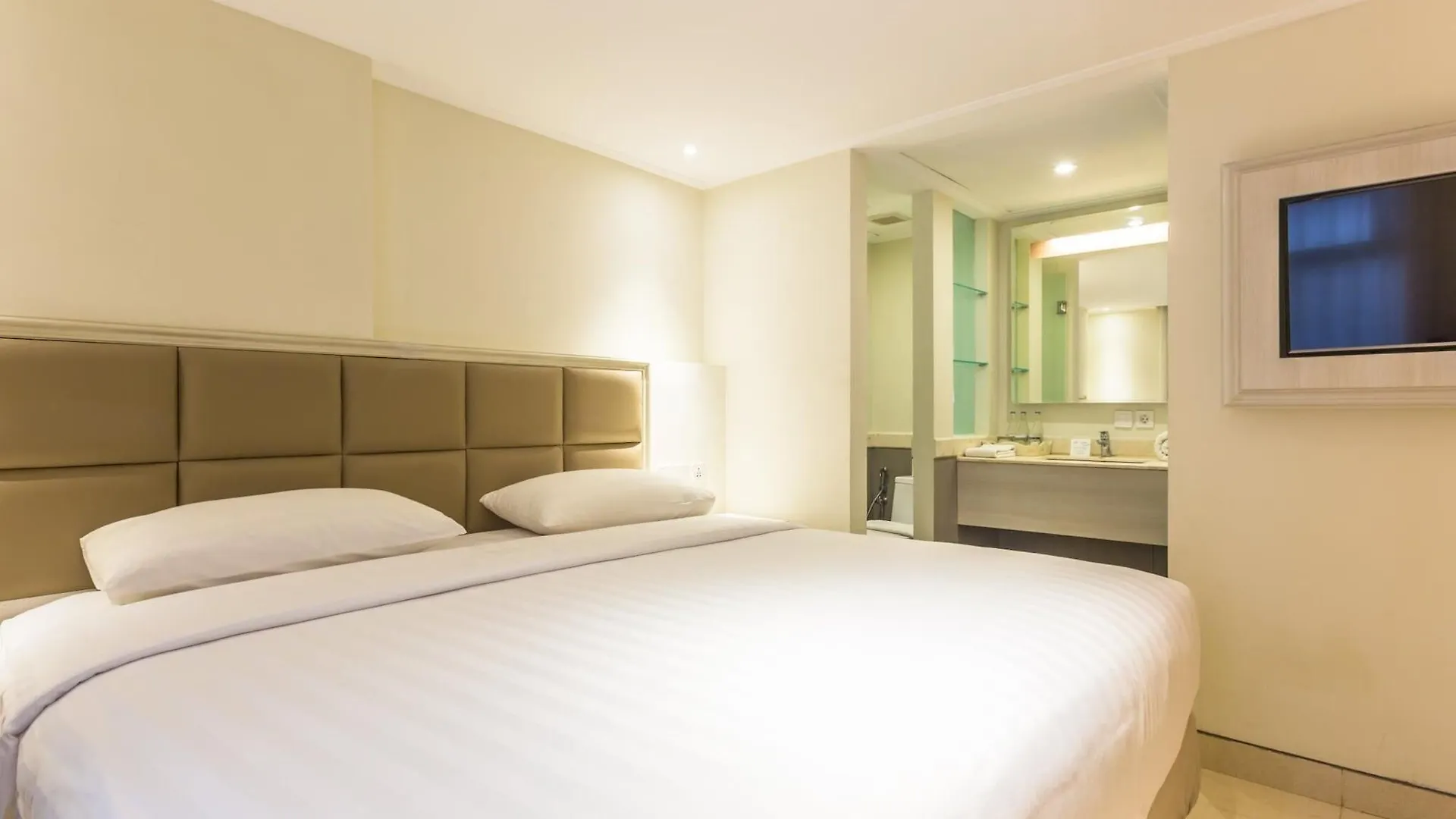 Alron Hotel Kuta Kuta Lombok