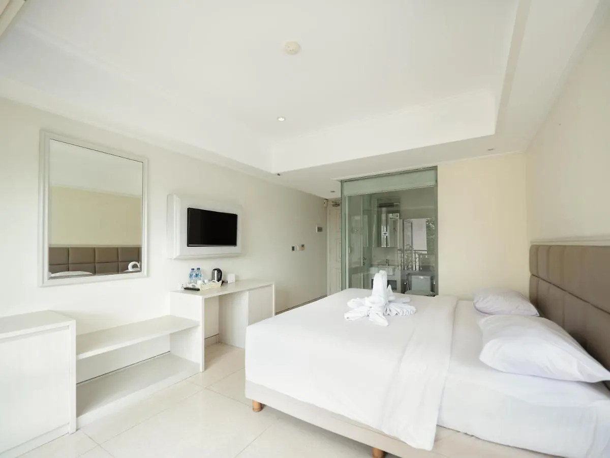 Alron Hotel Kuta Kuta Lombok 4*,