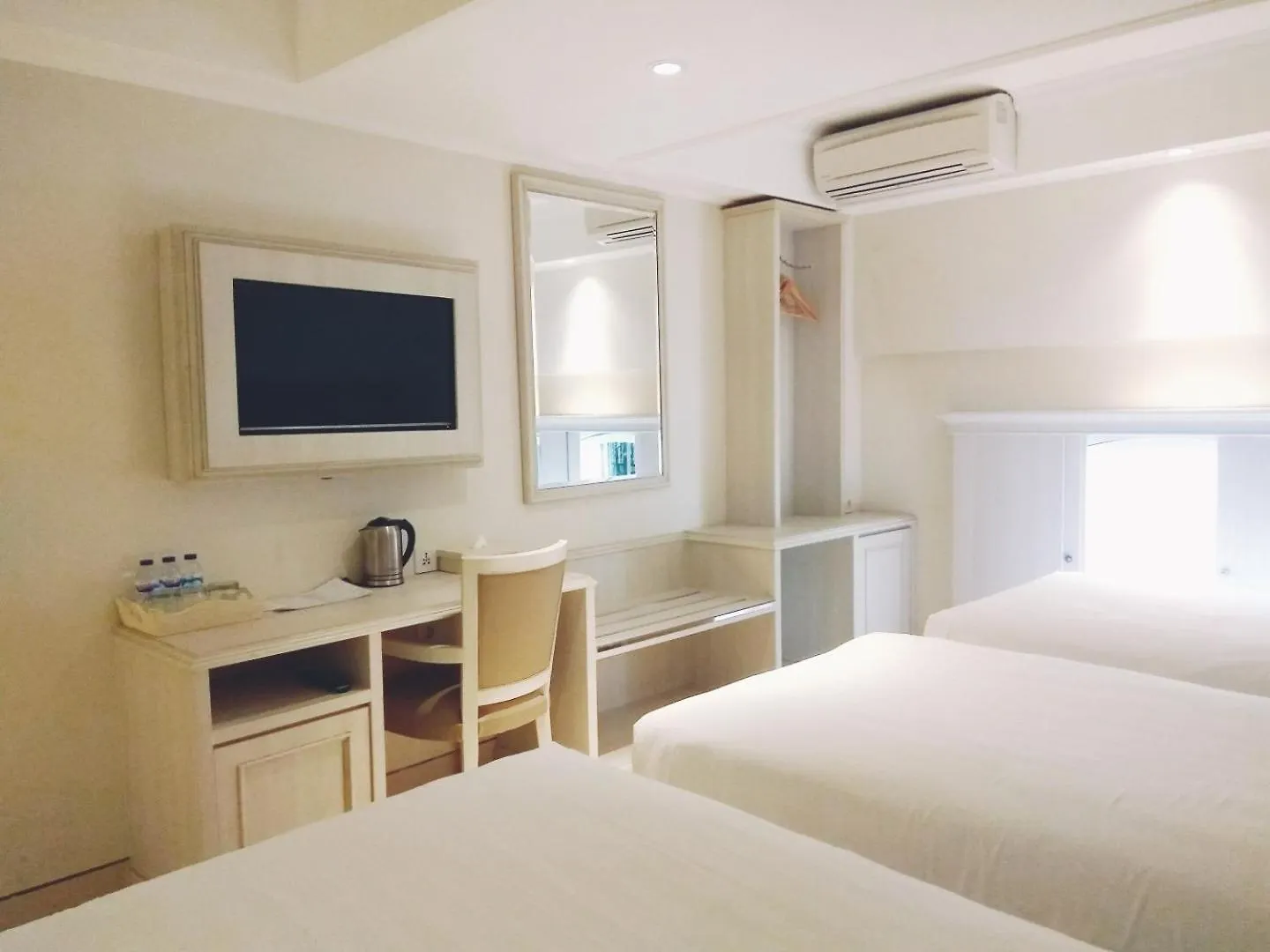 Alron Hotel Kuta Kuta Lombok