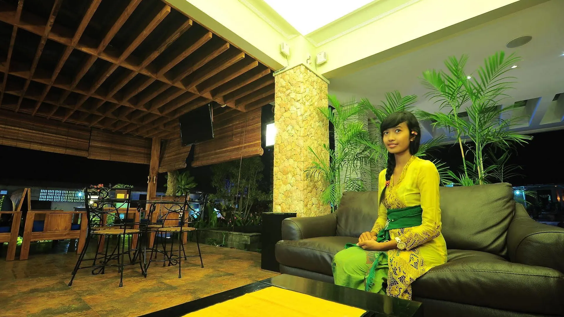 Alron Hotel Kuta Kuta Lombok 4*,