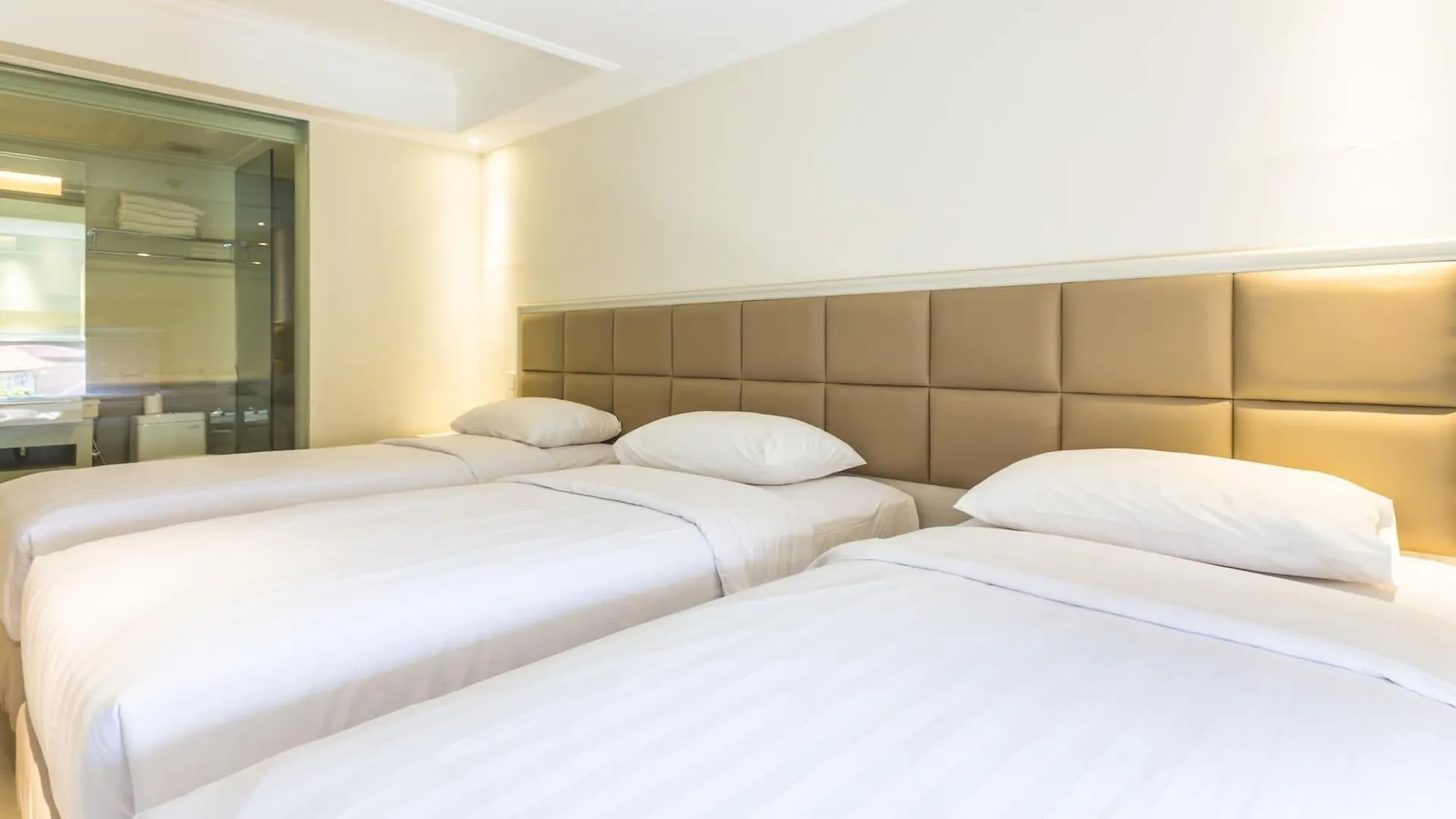 Alron Hotel Kuta Kuta  Indonesia