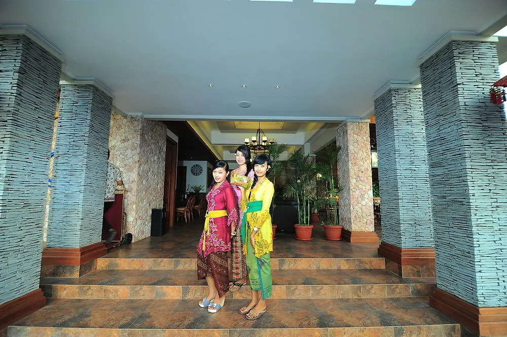 Alron Hotel Kuta Kuta  4*, Kuta (Bali)